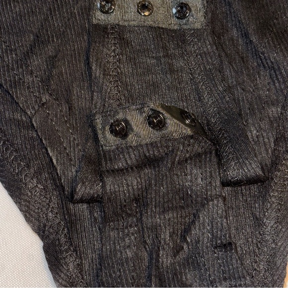 TownCat Women's Deep Scoop Slim Fit Sexy Ribbed Bodysuits, Casual Black Bodysuit - Picture 8 of 10